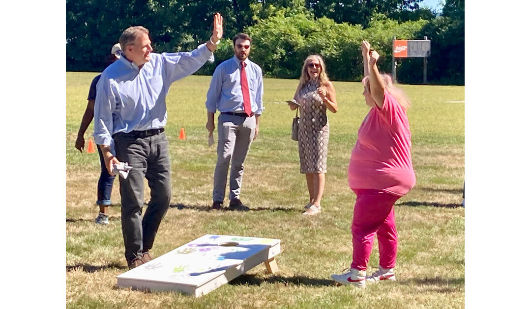 Governor Sununu Joins in the Day Program Outing
